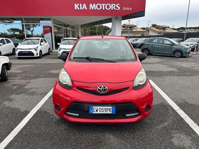Rosso Usata 2014 Toyota Aygo Connect Style Due volumi | 3950 € (Super prezzo) - Immagine 1/4
