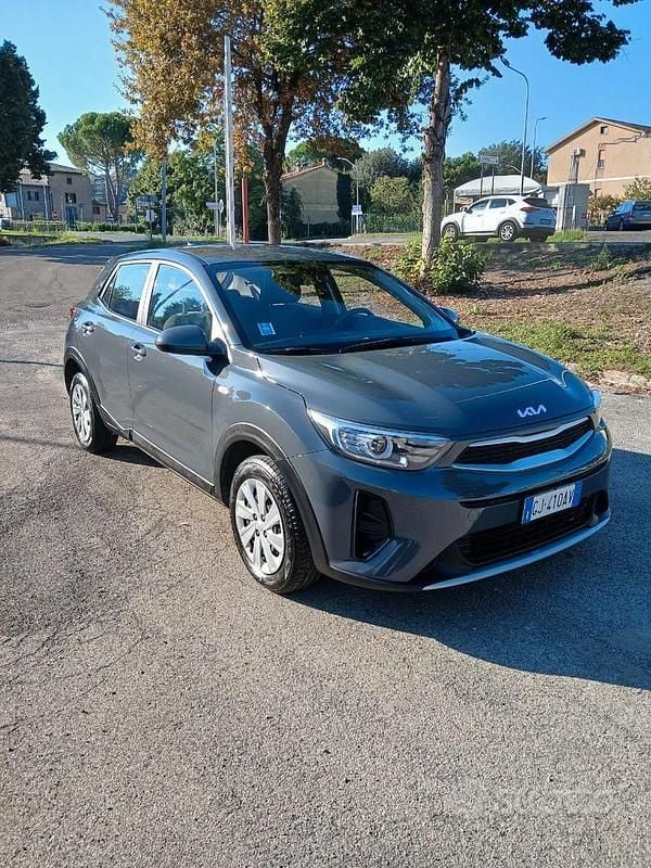 Grigio Usata 2022 Kia Stonic Urban SUV | 10.900 € (Ottimo prezzo) - Immagine 1/4