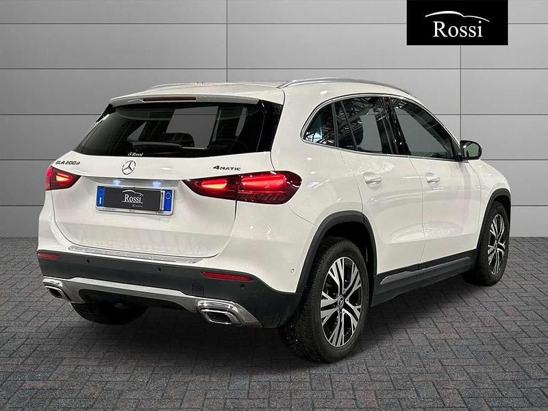 Usata Mercedes GLA200 Advanced 150 CV (110 kW) 2023 Bianco polare SUV