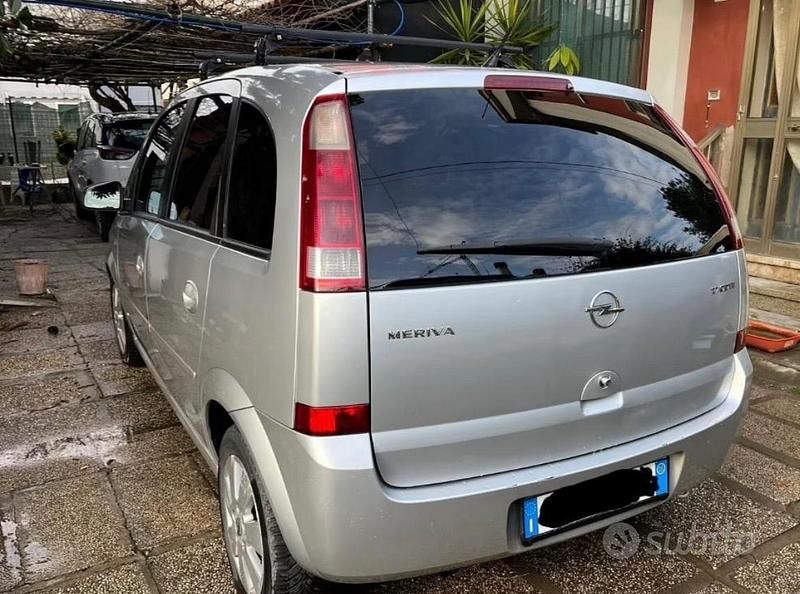 Usata Opel Meriva 110 CV (80 kW) 2005 Grigio Monovolume