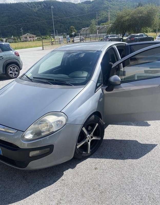 Usata Fiat Punto Evo Dynamic 75 CV (55 kW) 2010 Grigio Utilitaria