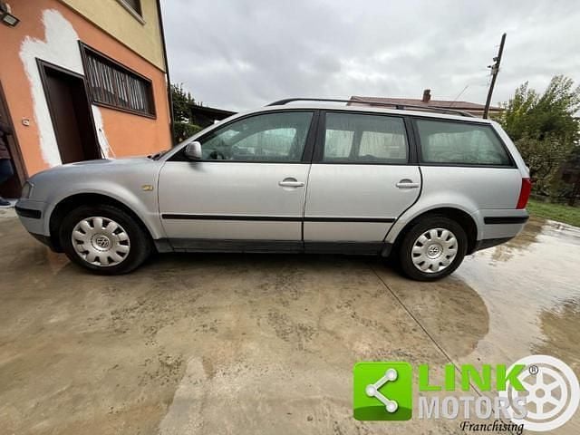Usata VW Passat 116 CV (85 kW) 1999 Grigio Station wagon