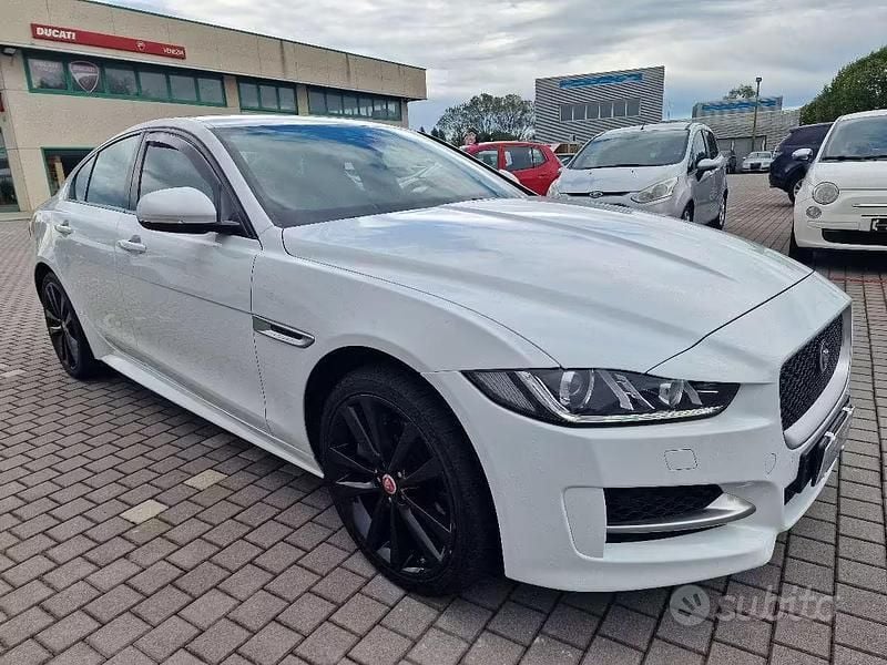 Usata Jaguar XE R-Sport 240 CV (176 kW) 2017 Bianco Berlina