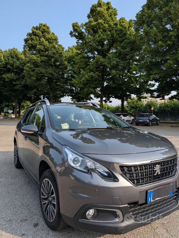 Grigio Usata 2019 Peugeot 2008 Active SUV | 8500 € (Super prezzo) - Immagine 1/4