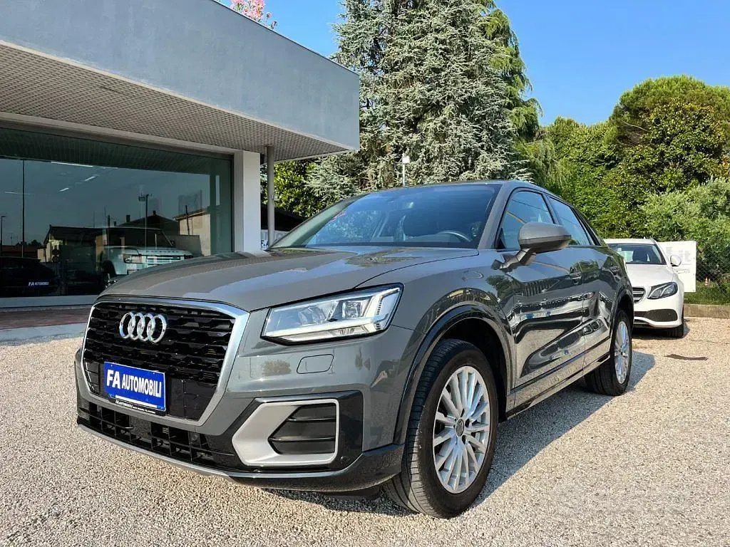 Usata Audi Q2 Business 116 CV (85 kW) 2019 Grigio SUV