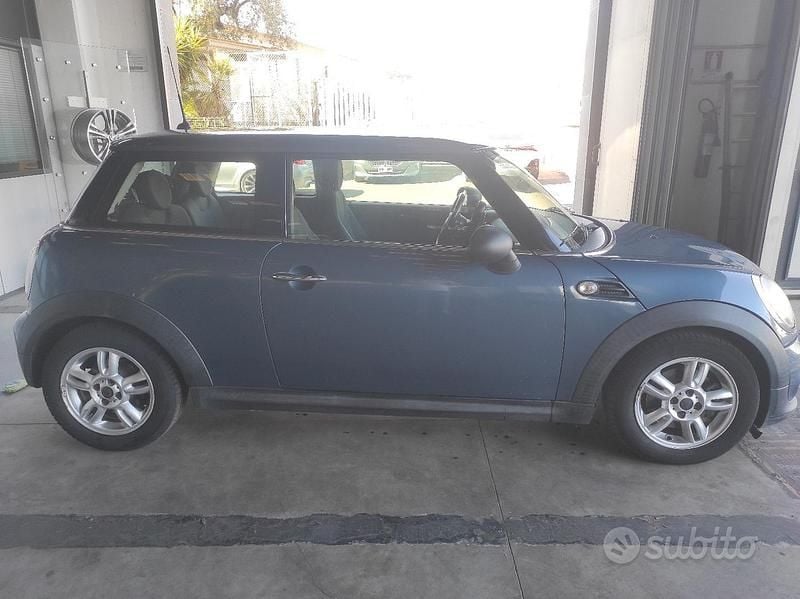 Usata Mini ONE 75 CV (55 kW) 2011 Blu Utilitaria