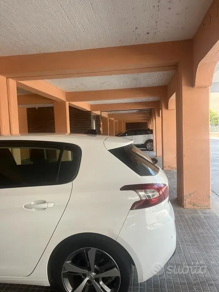 Usata Peugeot 308 116 CV (85 kW) 2014 Bianco Berlina