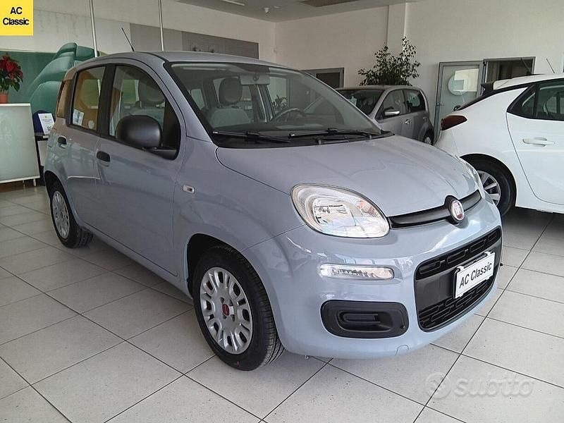 Usata Fiat Panda 70 CV (51 kW) 2022 Grigio Utilitaria