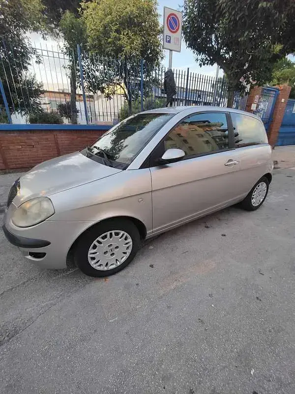 Usata Lancia Ypsilon 60 CV (44 kW) 2006 Utilitaria