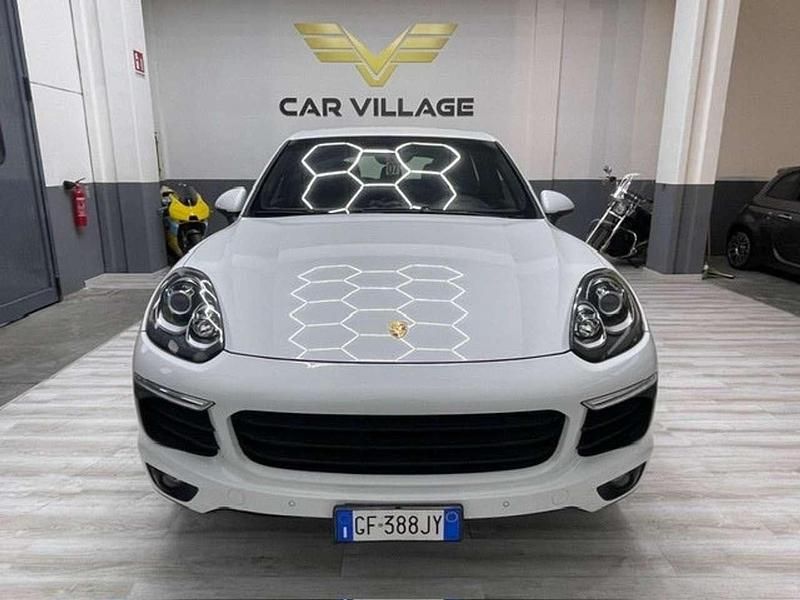Bianco Usata 2016 Porsche Cayenne SUV | 30.000 € (Buon prezzo) - Immagine 1/4
