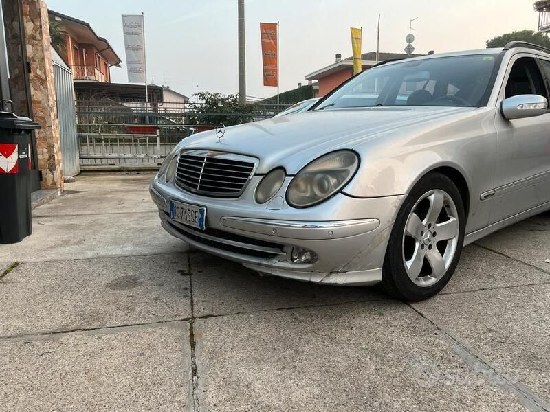 Usata 2004 Mercedes E320 Station wagon | 3000 € (Super prezzo) - Immagine 1/4