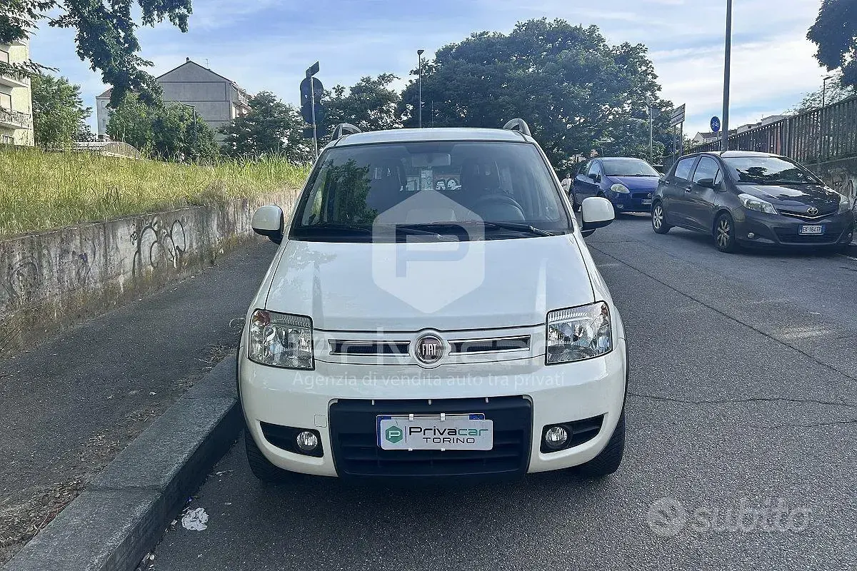 Usata Fiat Panda 4x4 Climbing 69 CV (50 kW) 2013 Bianco Utilitaria