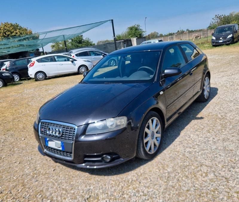 Usata Audi A3 Ambition 105 CV (77 kW) 2009 Grigio Utilitaria