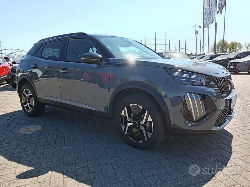 Usata Peugeot 2008 GT 131 CV (96 kW) 2024 Grigio SUV