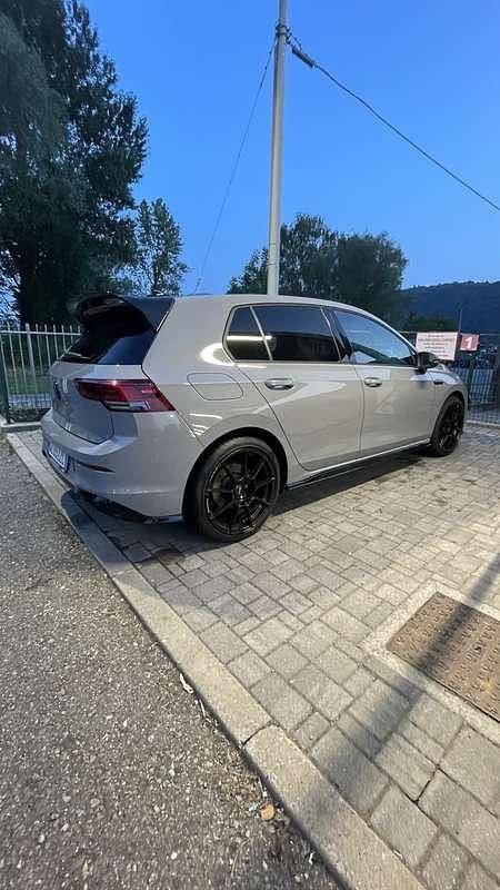 Usata VW Golf VIII R-line 150 CV (110 kW) 2022 Grigio Berlina