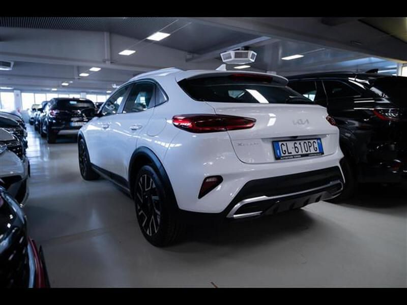 Usata Kia XCeed Style 160 CV (117 kW) 2022 Grigio chiaro SUV