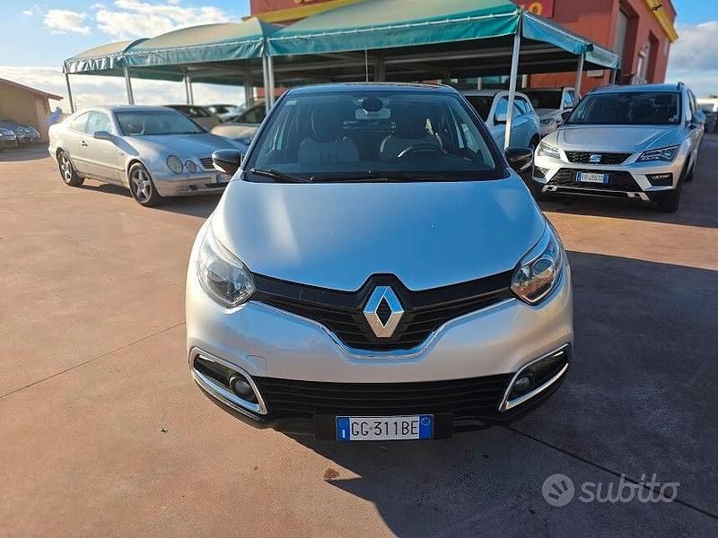 Usata Renault Captur Life 90 CV (66 kW) 2016 Grigio SUV