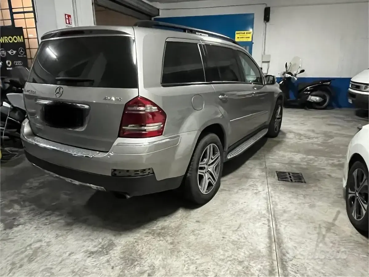 Usata Mercedes GL320 224 CV (164 kW) 2006 Grigio SUV