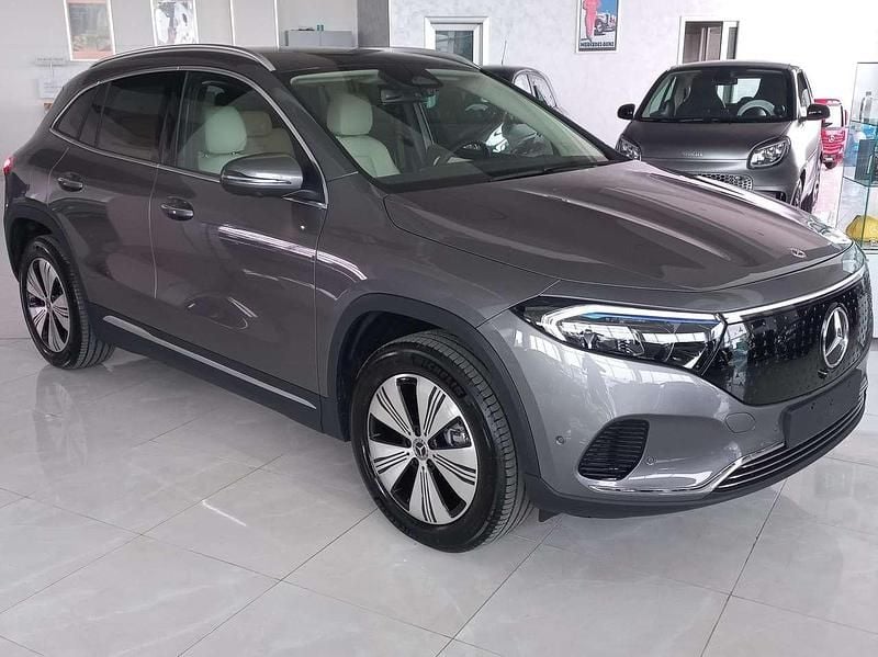 Usata Mercedes EQA300 Advanced Plus 167 kW (228 CV) 2024 Grigio montagna SUV