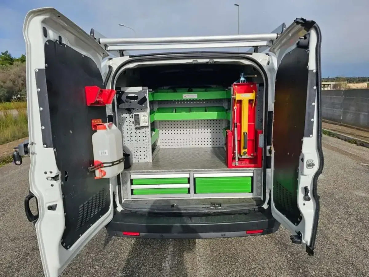Usata Fiat Doblò S 105 CV (77 kW) 2020 Bianco Monovolume