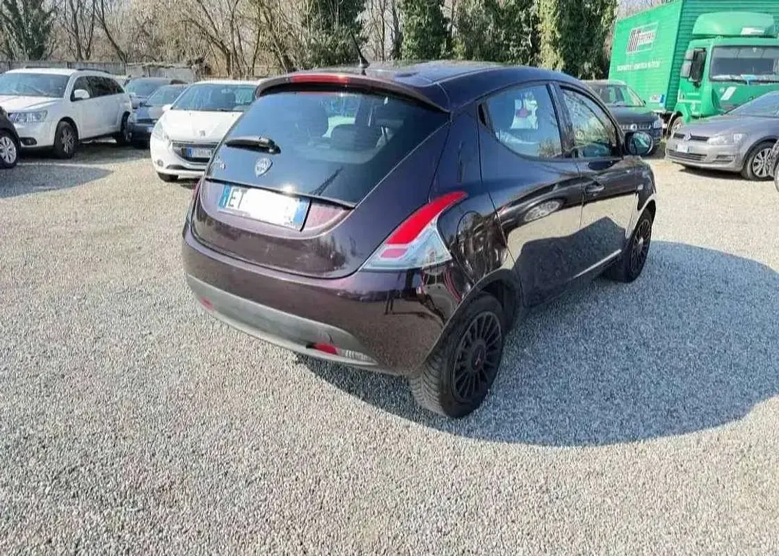 Usata Lancia Ypsilon 80 CV (58 kW) 2013 Utilitaria