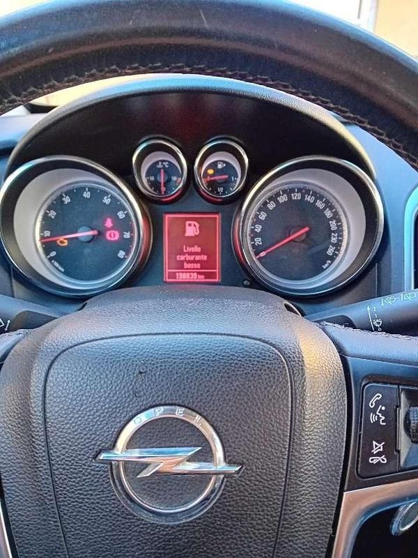 Usata Opel Astra 101 CV (74 kW) 2013 Grigio scuro Station wagon