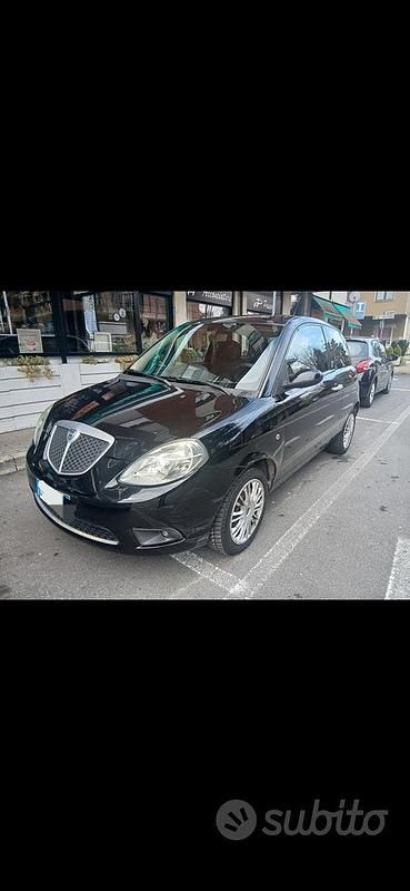 Usata Lancia Ypsilon 69 CV (50 kW) 2009 Nero Utilitaria