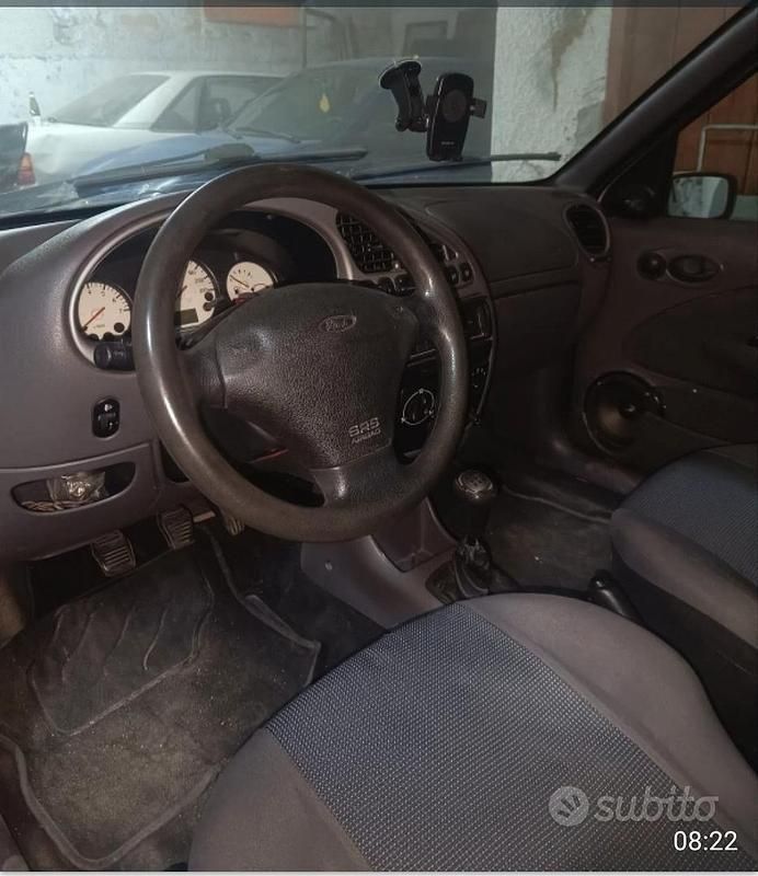 Usata Ford Fiesta 2004 Grigio