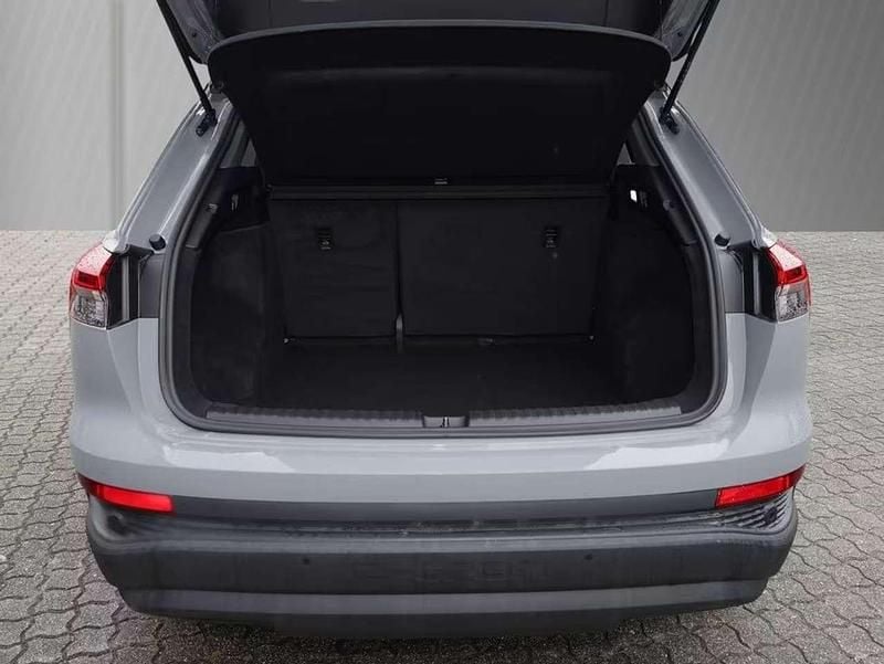 Usata Audi Q4 e-tron Ambiente 125 kW (170 CV) 2022 Grigio SUV