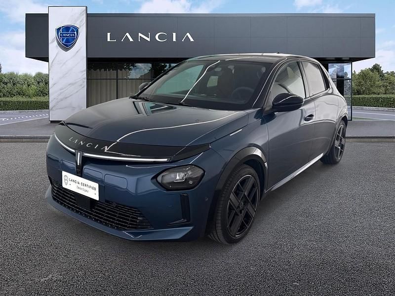 Usata Lancia Ypsilon 114 kW (156 CV) 2024 Blu/azzurro Utilitaria