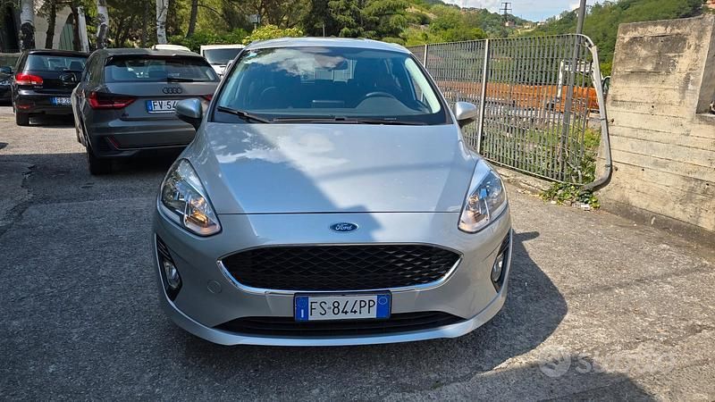 Argento Usata 2018 Ford Fiesta Vignale Due volumi | 8300 € (Super prezzo) - Immagine 1/4