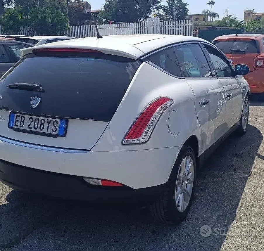 Usata Lancia Delta 120 CV (88 kW) 2010 Bianco Utilitaria