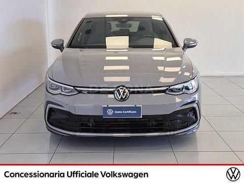 Usata VW Golf VIII R-line 150 CV (110 kW) 2023 Grigio Utilitaria