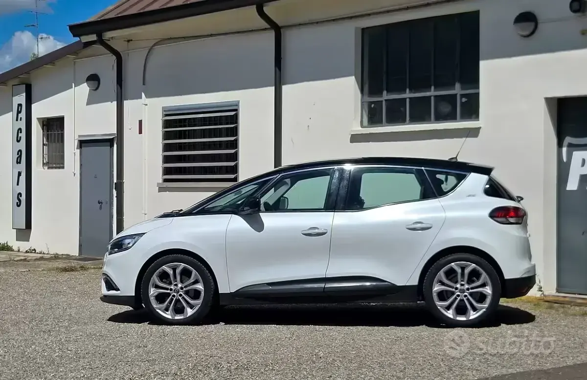 Usata Renault Scénic 110 CV (80 kW) 2019 Bianco Monovolume