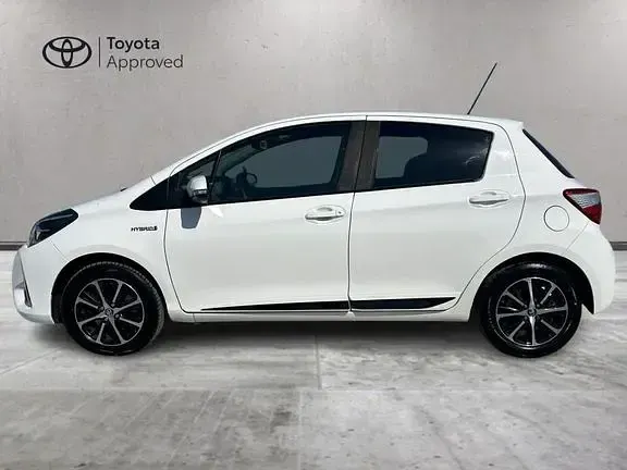 Usata Toyota Yaris Active 73 CV (53 kW) 2020 Bianco Berlina