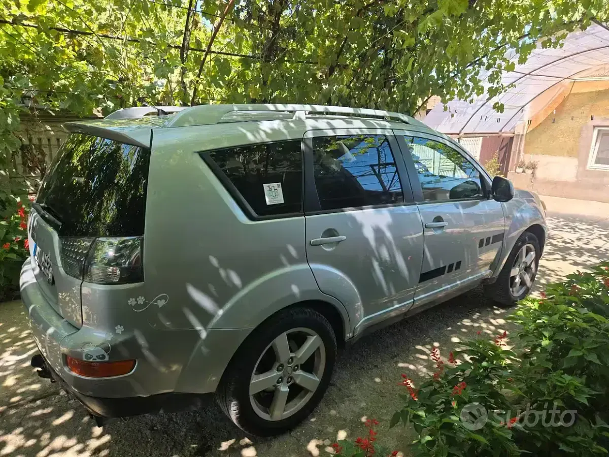 Usata Mitsubishi Outlander 140 CV (102 kW) 2009 Grigio SUV