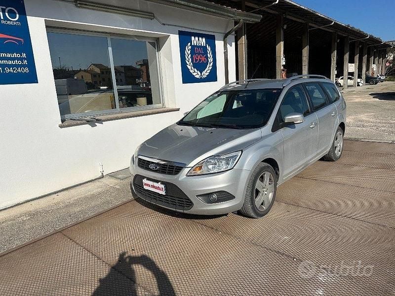 Usata Ford Focus 90 CV (66 kW) 2009 Grigio Station wagon