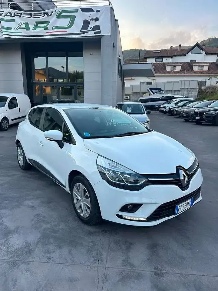 Usata Renault Clio IV Business 90 CV (66 kW) 2019 Bianco Berlina