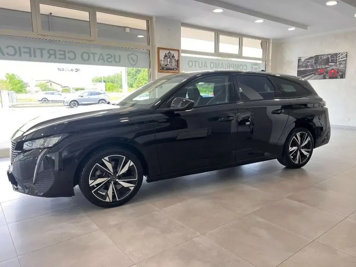 Usata Peugeot 308 Allure 131 CV (96 kW) 2022 Nero Station wagon