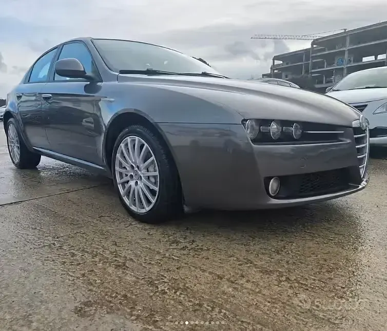 Usata Alfa Romeo 159 Ti 150 CV (110 kW) 2009 Grigio Berlina