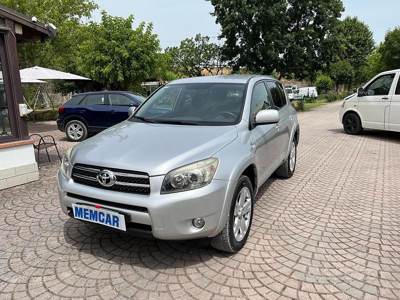 Usata Toyota RAV4 176 CV (129 kW) 2009 Grigio SUV