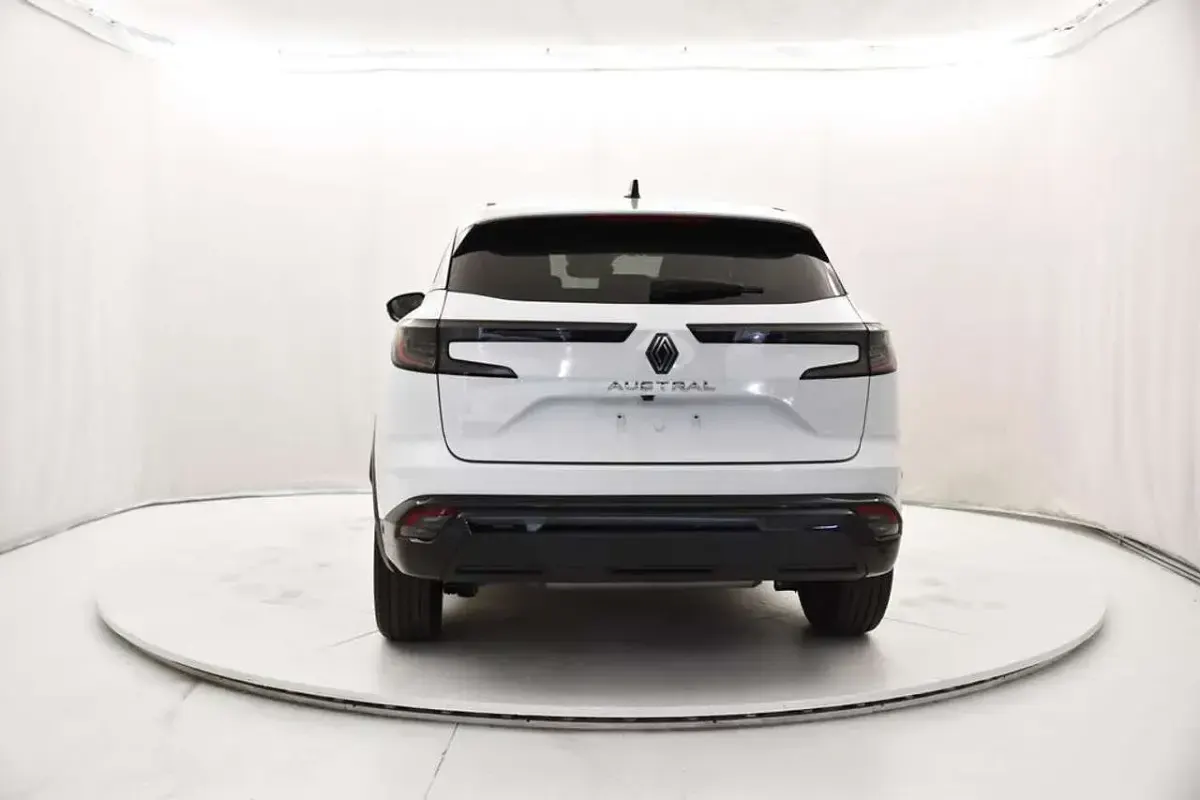 Nuova Renault Austral Techno 158 CV (116 kW) 2025 Bianco nacrè SUV