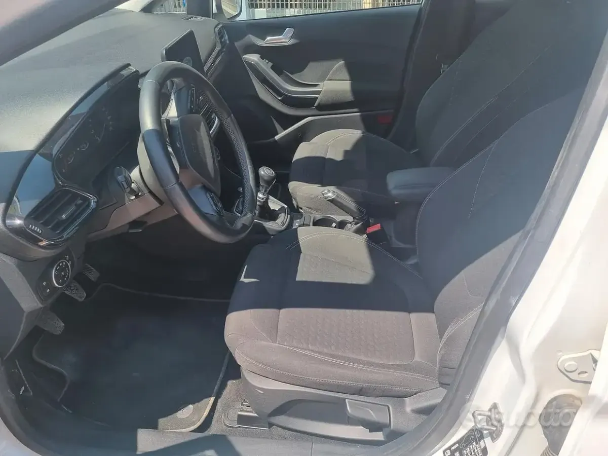 Usata Ford Fiesta Titanium 86 CV (63 kW) 2020 Bianco Utilitaria