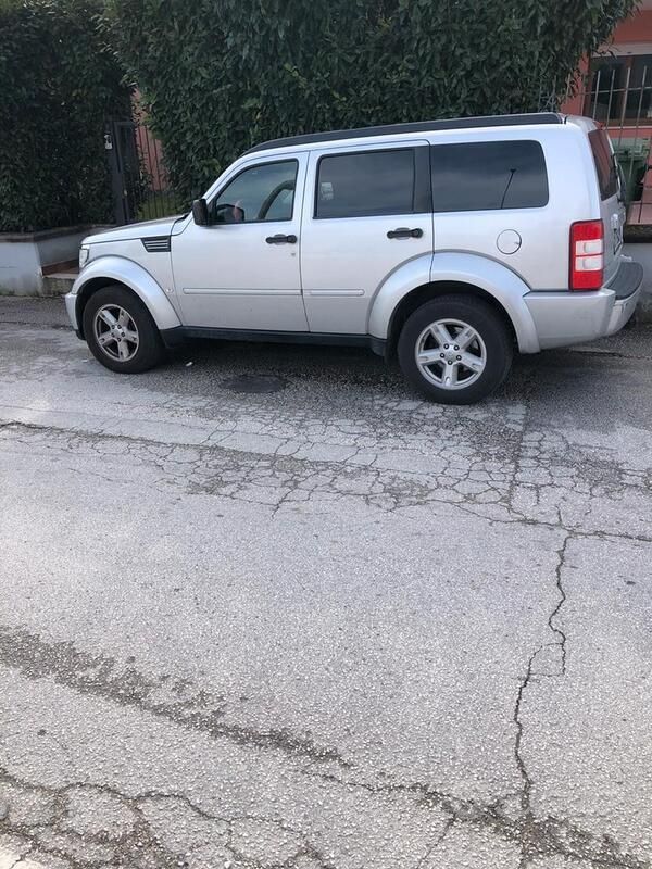 Grigio Usata 2007 Dodge Nitro SUV | 4690 € (Super prezzo) - Immagine 1/4