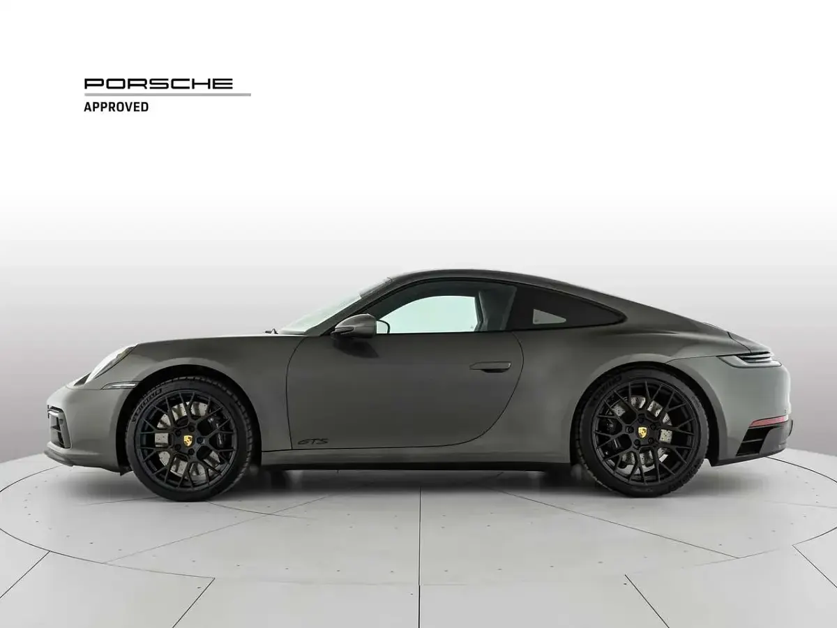 Usata Porsche 911 Carrera GTS 480 CV (353 kW) 2022 Verde aventurine metallizzato Coupé