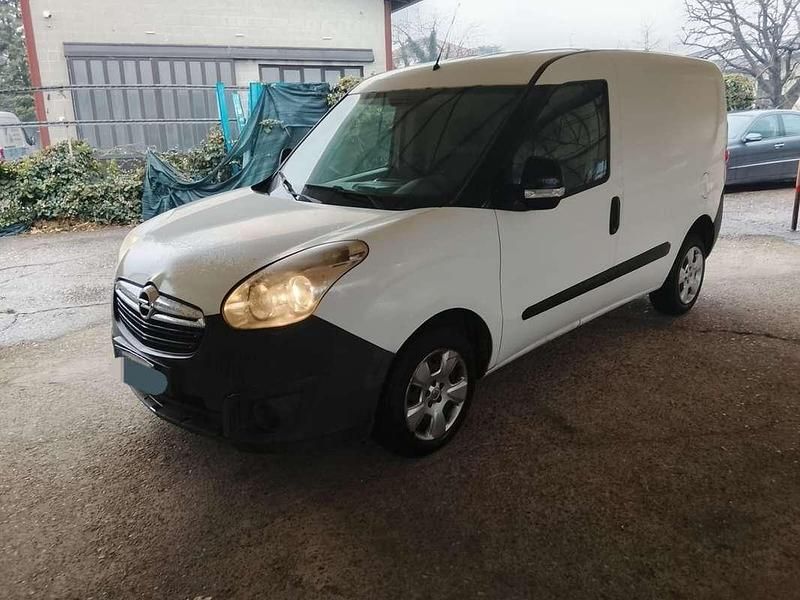 Usata Opel Combo 90 CV (66 kW) 2012 Bianco Monovolume