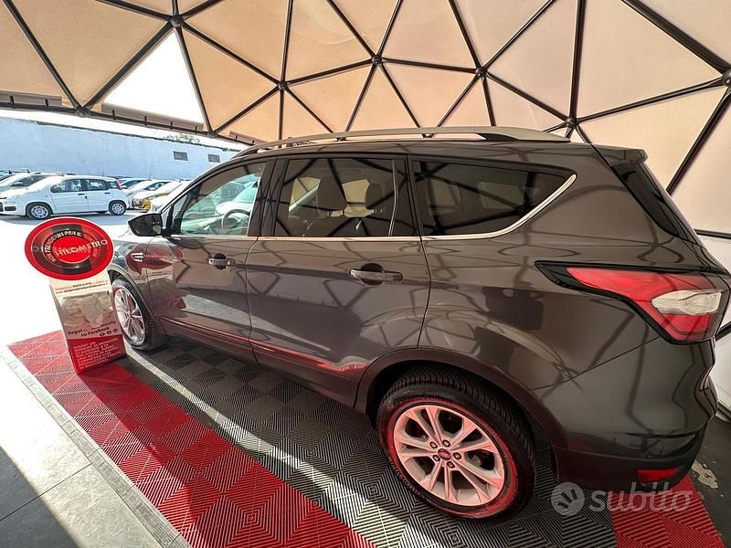 Usata Ford Kuga S 120 CV (88 kW) 2017 Grigio SUV