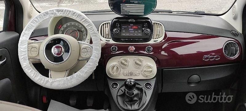 Usata Fiat 500 Lounge 69 CV (50 kW) 2019 Bordeaux metallizzato Utilitaria