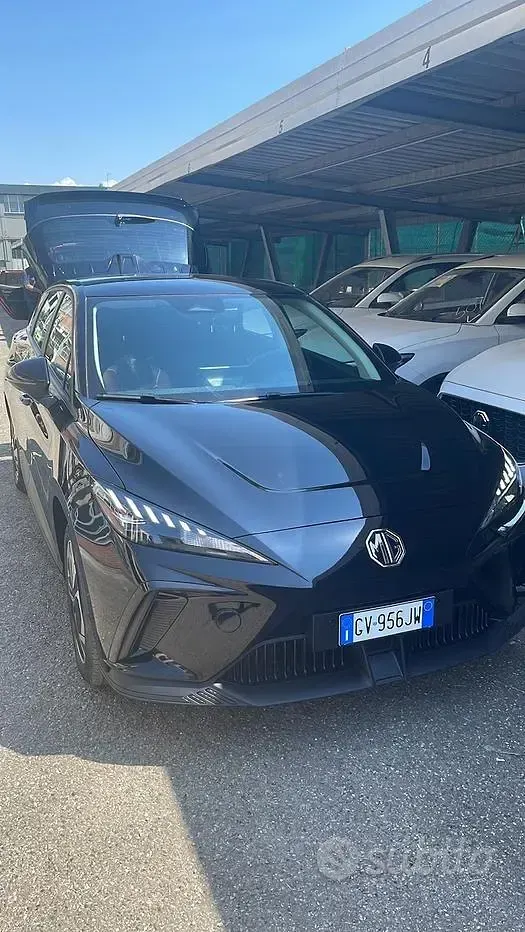 Usata MG MG4 EV 180 kW (245 CV) 2024 Nero Utilitaria