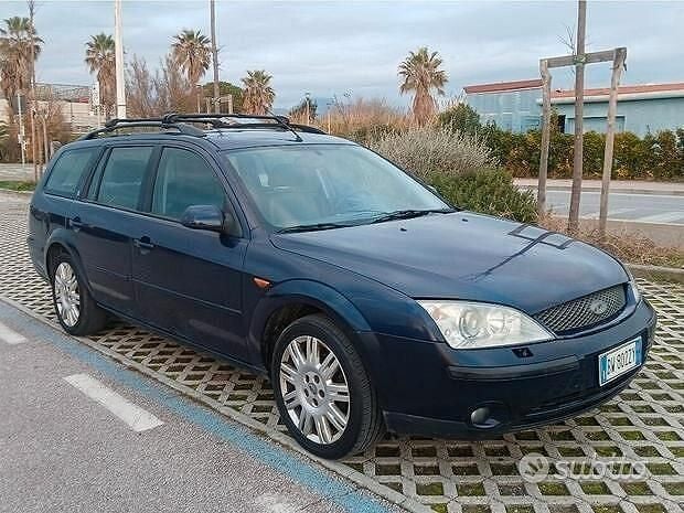 Usata Ford Mondeo 130 CV (95 kW) 2002 Blu Station wagon